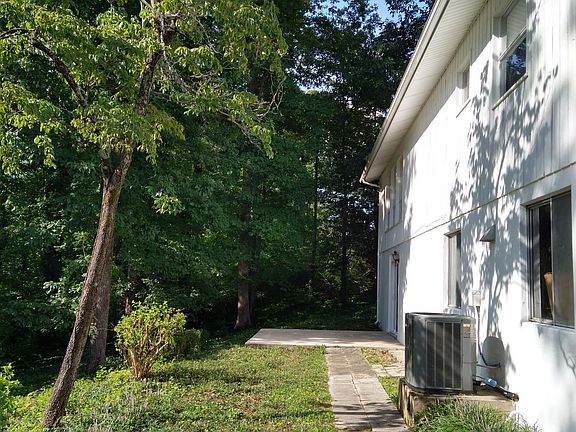 4th image of 1705 W Forest Blvd