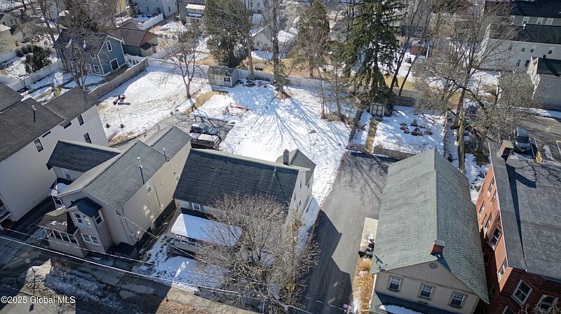 3rd image of 182 Grand Avenue