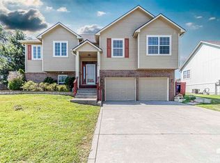 1811 Nicole Ln, Junction City, KS 66441