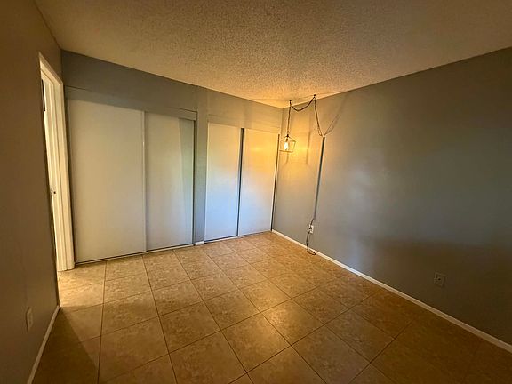 5th image of 3736 E Oak Creek Dr