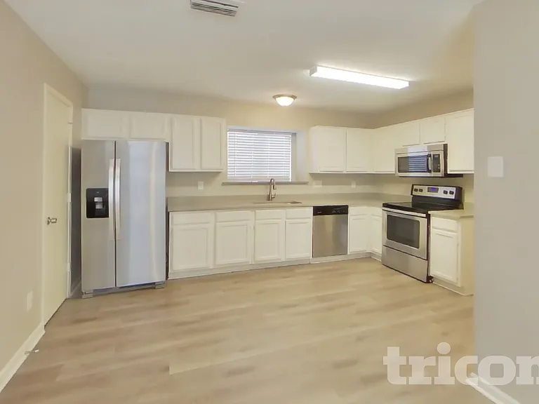 1252 Payne Dr — Photo 5