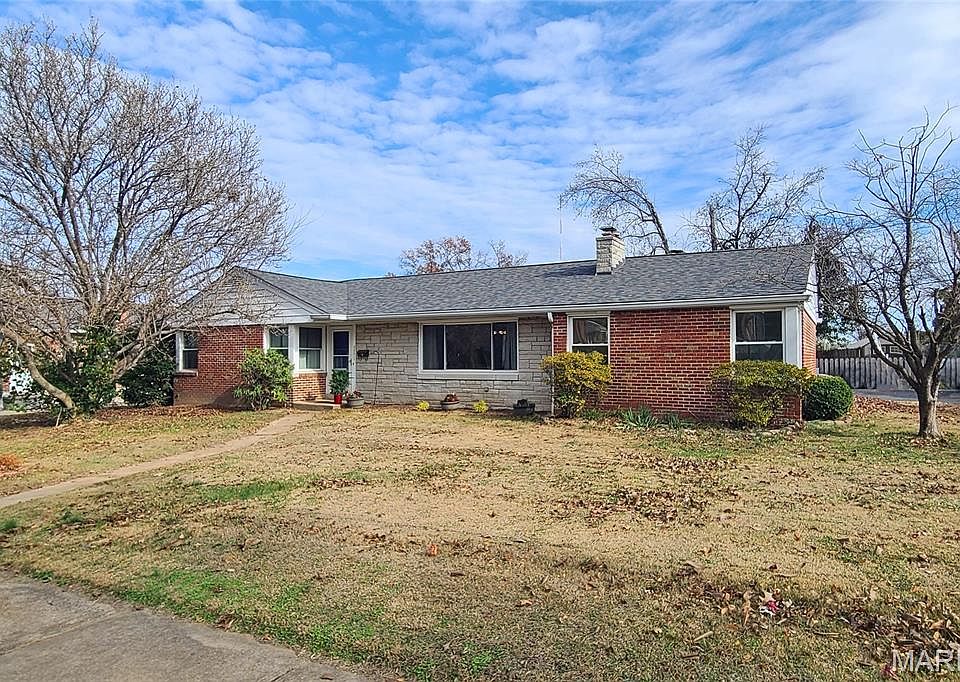 1st image of 1150 Pembroke Dr