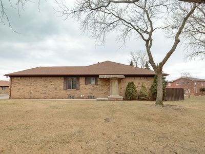 3780 Heritage Pkwy, Dearborn, MI, 48124