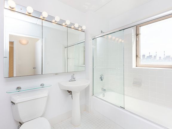 5th image of 345 E 64th St APT 4b