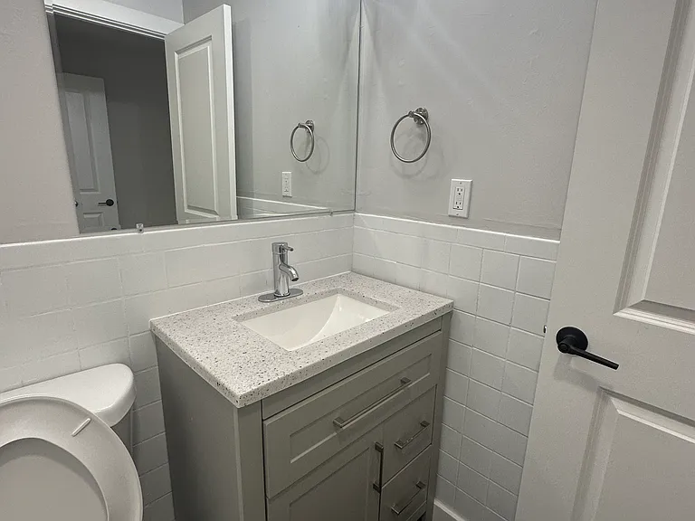 282 Collins St #205 — Photo 9