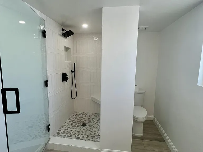 Newly remodeled main bathroom