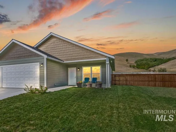 109C 3rd Street Cir, Horseshoe Bend, ID 83629