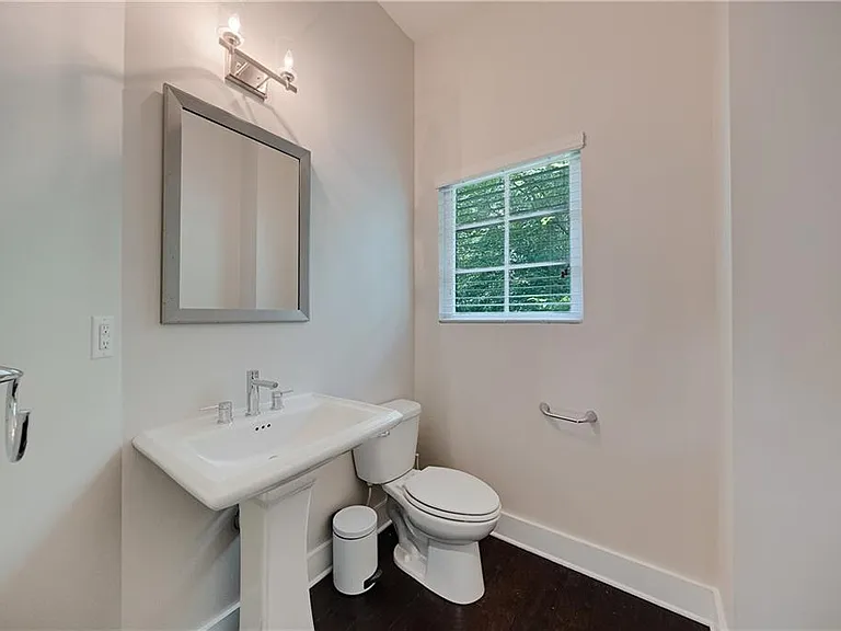 733 Taylor Ct NE — Photo 24