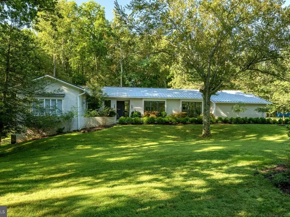 10202 Bentcross Dr, Potomac, MD 20854