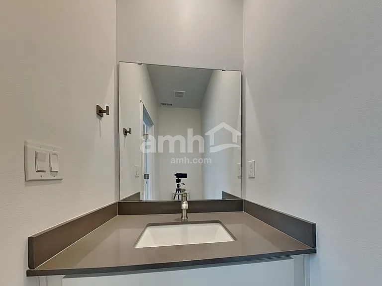 7718 Selah St SW — Photo 10