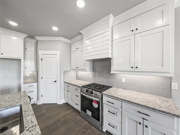 4th image of 630 Abigail Ln