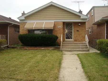 13825 S Stewart Ave photo 1