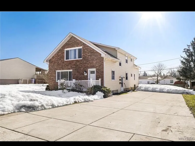 651 E And West Rd #1 — Photo 1