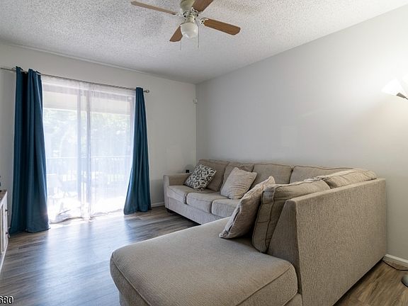 3rd image of 69 Taylor Dr