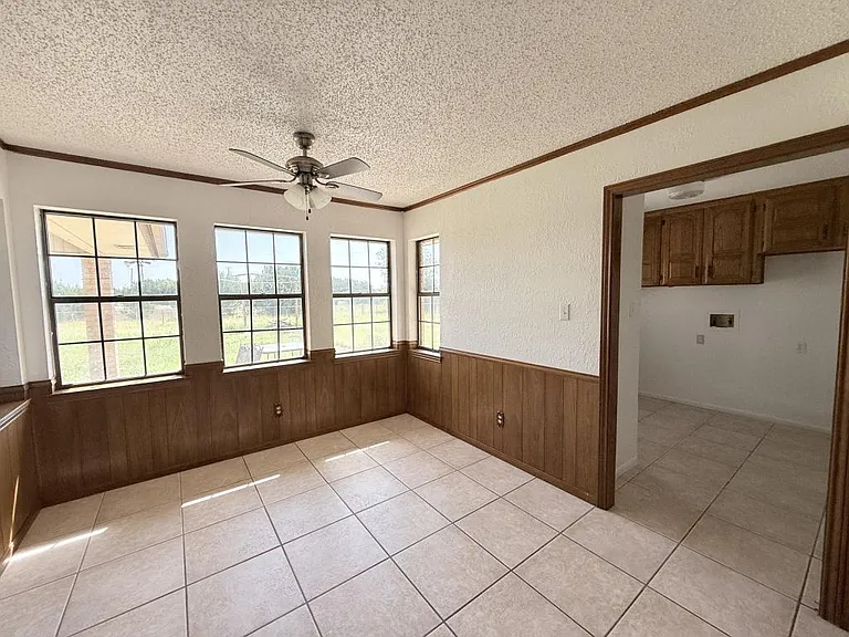 2315 E Highway 190 — Photo 19