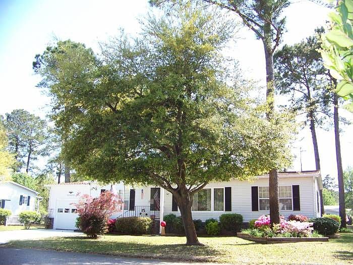 Exterior, front