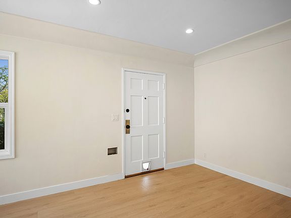 4th image of 1007 W Angeleno Ave Unit 101