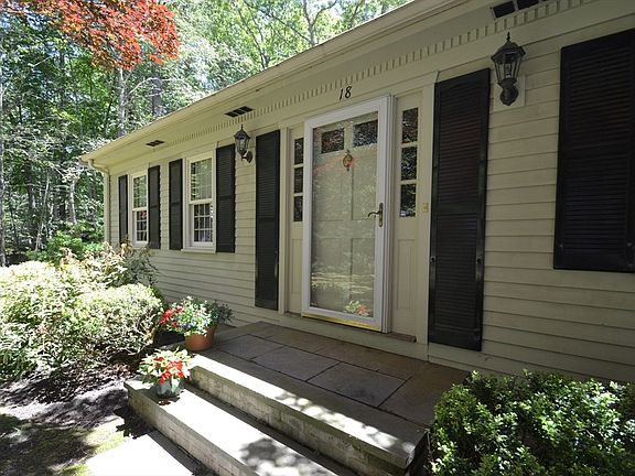3rd image of 18 Bennett Rd