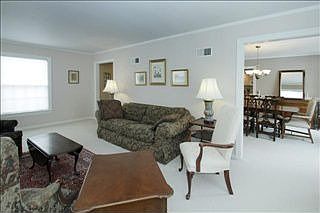 3rd image of 3731 Bronson Blvd