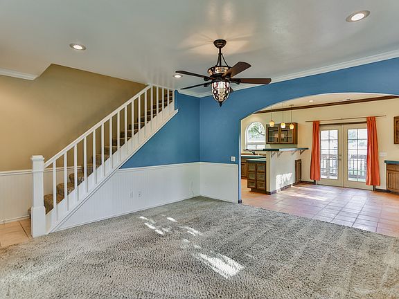 3rd image of 2400 Bonnie Dr