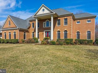 3409 Meyer Woods Ln, Fairfax, VA 22033