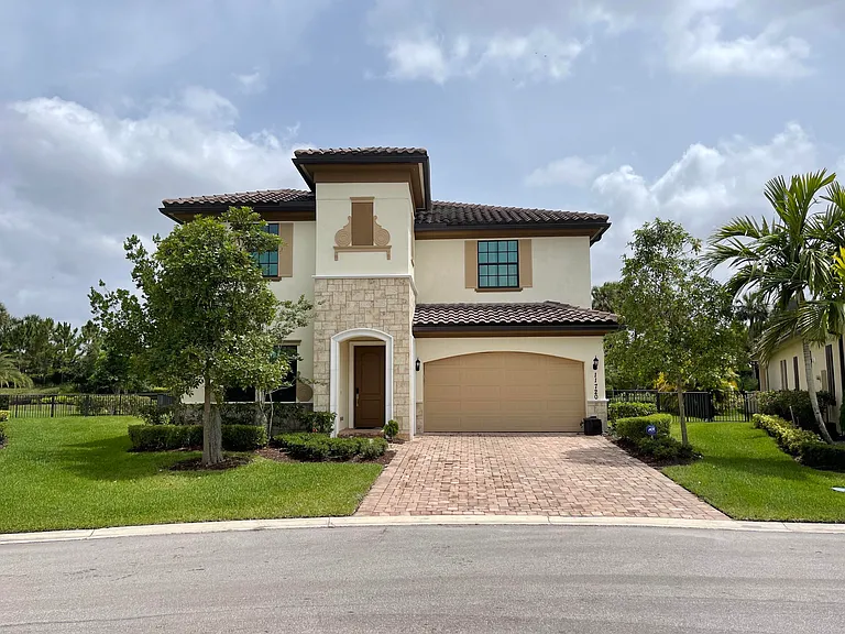 11720 Waterway Cir — Photo 3
