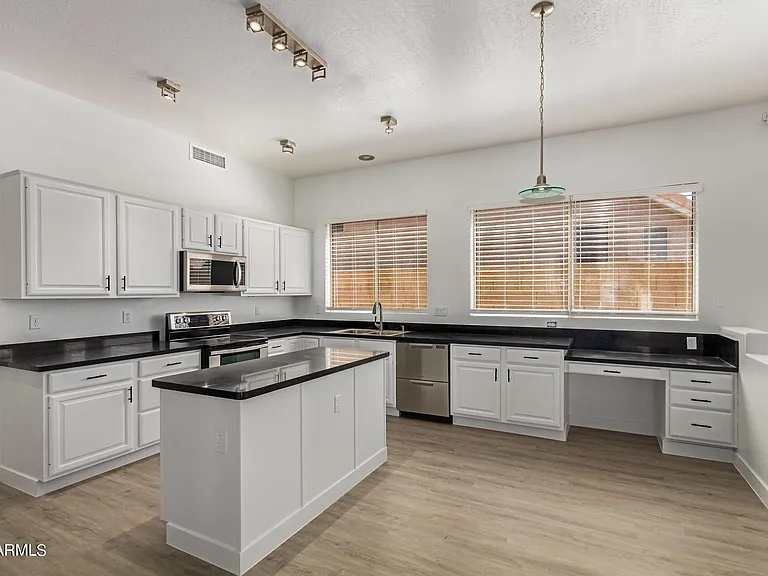 4327 E Sands Dr — Photo 12