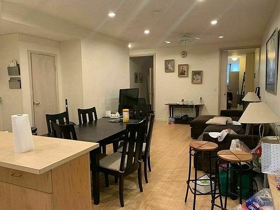 3rd image of 139 W 14th St APT 5F