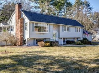 9 Steven Ln, Medfield, MA 02052