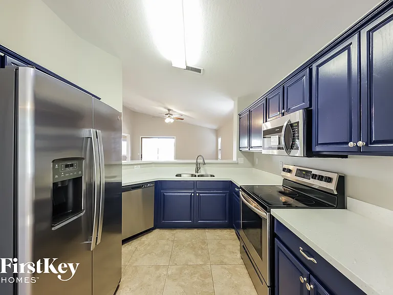 5346 W Jessica Ln — Photo 6