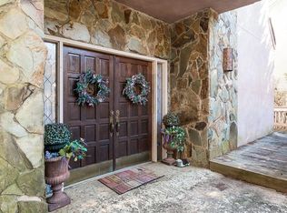 10085 Kinross Rd, Roswell, GA 30076