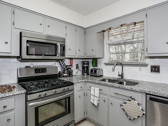 5th image of 506 Waycross Ave #3