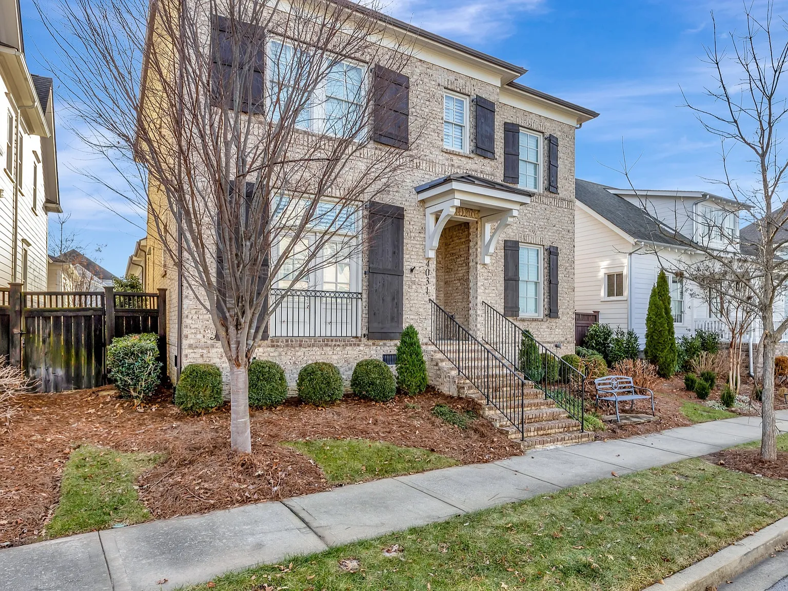 4 bed, 2.5 bath, 2935 sqft, $5,300 — Photo 3