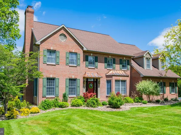1245 Crestfield Dr, Williamsport, PA 17701