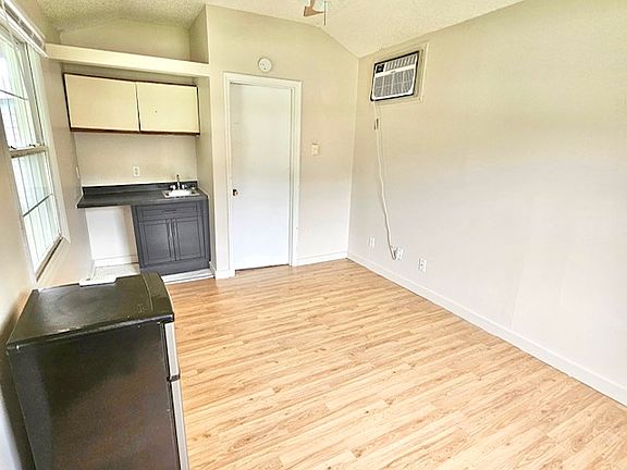 3rd image of 2320 E University Ave #12