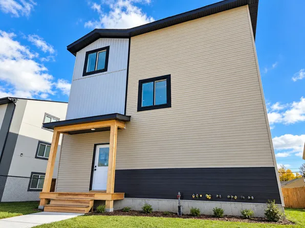 11135 Groat Rd NW, Edmonton, AB T5M 3K1