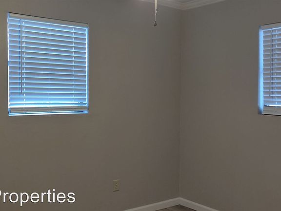 4th image of 1217 Northdale Ave