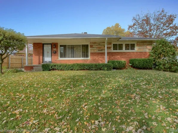 32632 Marquette St, Garden City, MI 48135