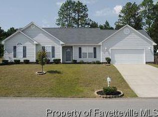 720 Bramblegate Rd, Hope Mills, NC 28348