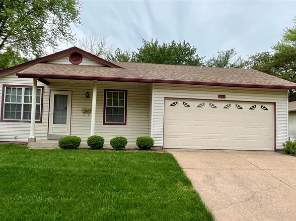 556 Queen Ann Dr, Hazelwood, MO 63042