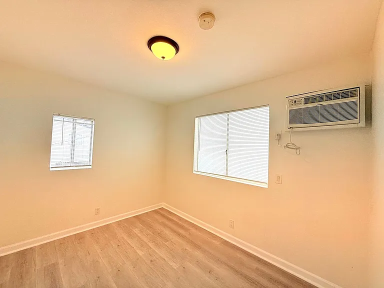 432 N Kingsley Dr. — Photo 15