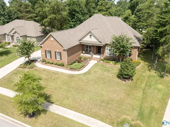 18 Natures Ridge Way SE, Huntsville, AL 35803