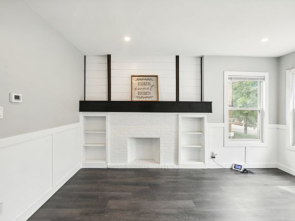 3rd image of 8339 S Oglesby Ave