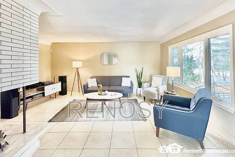 3006 Fleur Dr — Photo 1