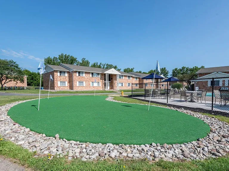 Henrietta Highlands Apartment Homes — Photo 18