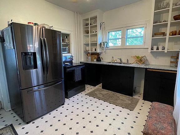 5th image of 331 Orchard Ave