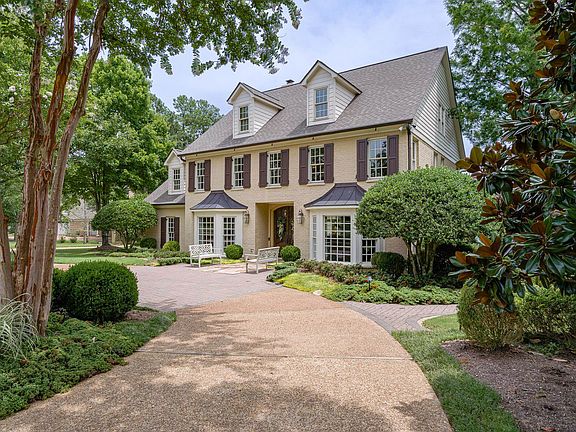 2nd image of 9489 Fox Hill Cir