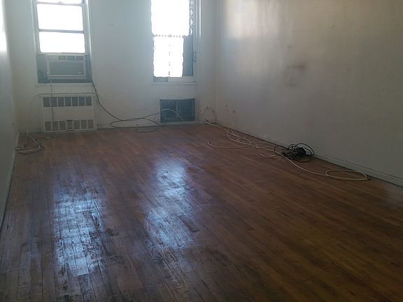 4th image of 1720 E 13th St APT 5H