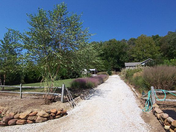 2nd image of 1017 Eucalyptus Dr