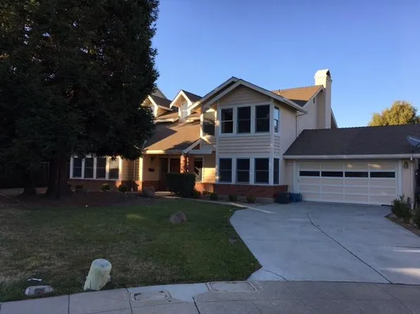 705 Widgeon St, Foster City, CA 94404